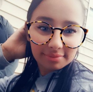 Meet your Posher, Zuleyka